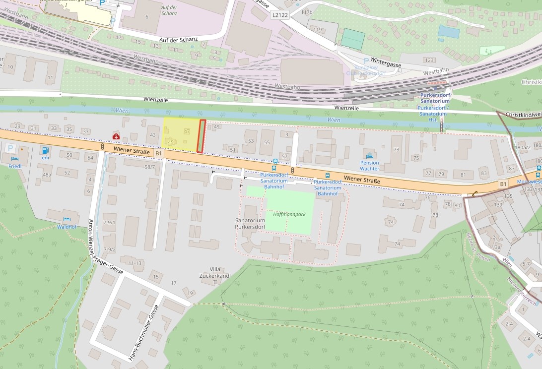 Abb.1: Gelber Bereich: verkaufte Baulandfläche; Rot eingefasster Bereich: Grüngürtel (Quelle: OpenStreetMap/Eigene Darstellung)